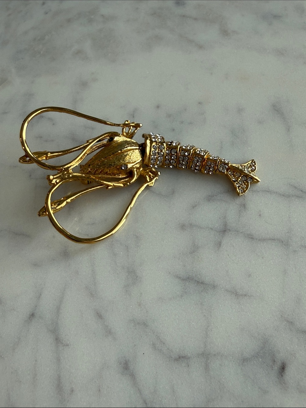 Offer! Vintage gold rhinestone brooch articulated lobster crawfish prawn shrimp - Picture 2 of 8